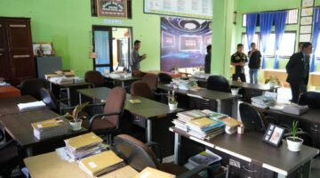 Kadisdik Aceh Naik Pitam Lihat Kondisi Sekolah SMAN Seribu Bukit