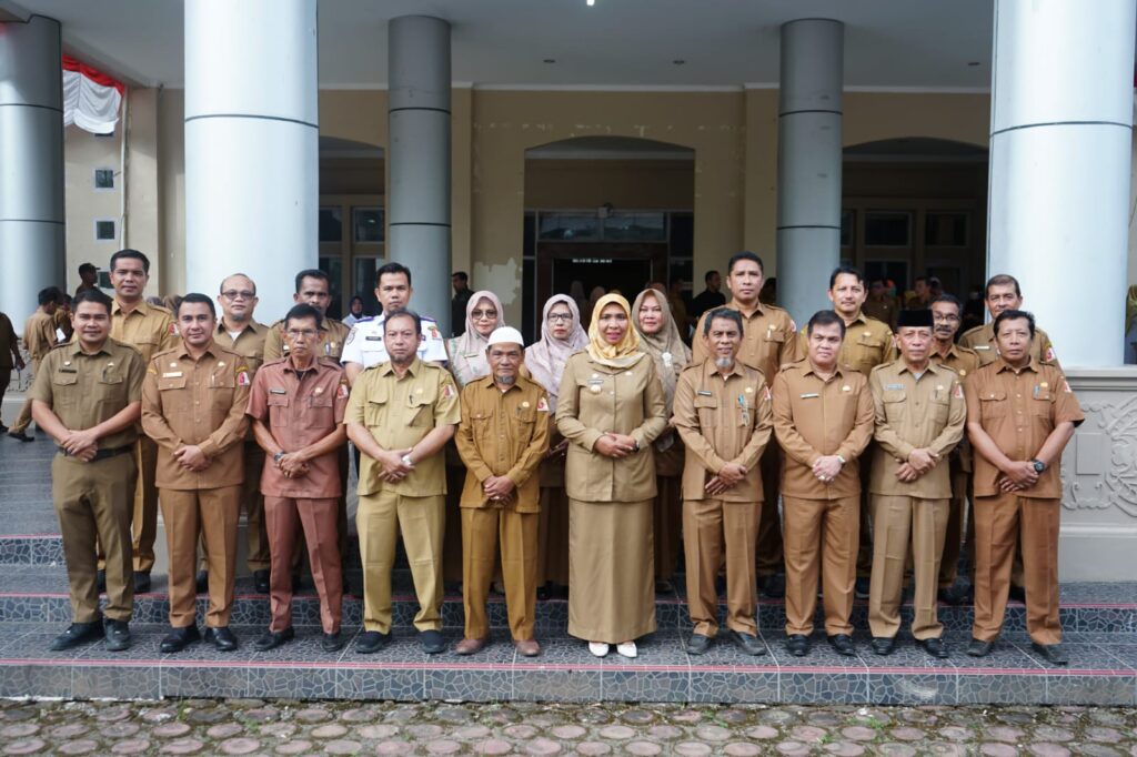 Usai Apel Para SKPK Para Asisten dan Sekda Photo Bersama Pj Bupati Nagan Raya