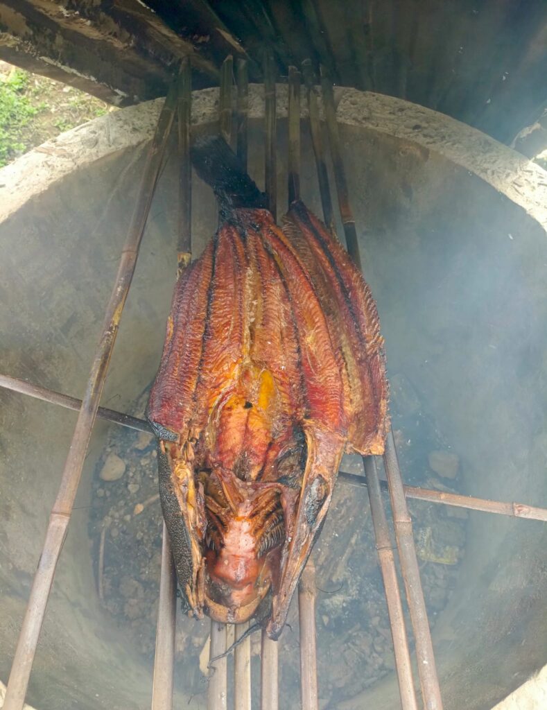 Hasil pengolahan ikan asap air tawar yang diolah secara tradisional oleh kelompok masyarakat desa persiapan Sumber Bakti itu berkualitas tinggi,