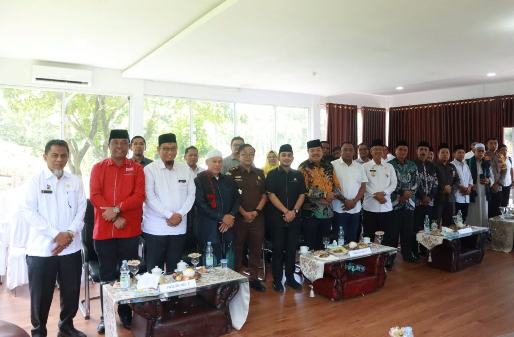 Usai Giat Coffee Morning PJ Bupati Nagan Raya Gelar Photo Bersama Pasalon Bupati dan Wakil Bupati Nagan Raya Periode 2024 -2029