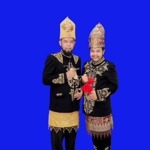 Ketua MAA Nagan Raya H.Muhammad Khadir.SE yang didampingi ketua pemangku adat Tgk. Muhammad Khalid Alyumla.S.Pd.I Mengucapkan Selamat Kepada DR.Teuku Raja Keumangan. SH.MH. Sebagai Bupati dan Raja Sayang Sebagai Wakil Bupati Nagan Raya Aceh Periode 2025 - 2030.