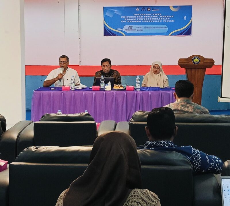 Wakil Rektor Bidang Akademik USM, Muslem Daud, M.Ed., Ph.D., menyampaikan arahan pada kegiatan diskusi, strategi USM dalam mewujudkan visi misi universitas (dok Humas USM)