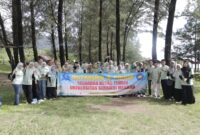 Foto bersama Keluarga Besar TENDIK Universitas Serambi Mekkah (dok Humas USM)