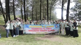 Foto bersama Keluarga Besar TENDIK Universitas Serambi Mekkah (dok Humas USM)