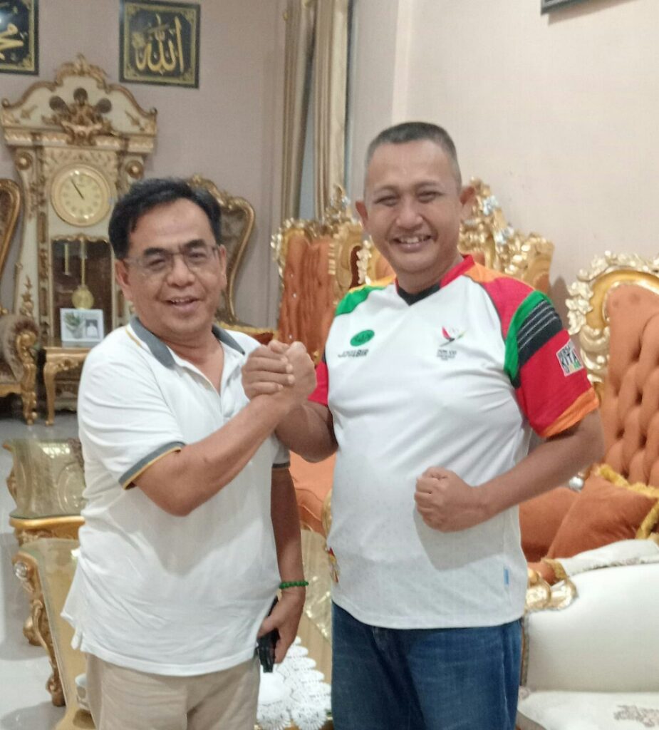 Rahmat Taib. ST. M. Si Ketua RAPI Daerah 01 Aceh Salam Komando Bersama Anggota DPRK Nagan Raya Saiful Taib dengan sapaan Pon PMTOH Juga Merupakan Anggota RAPI JZ 01 CPM