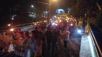 Gema Islam dan Budaya: Masyarakat Kampung Porang Gelar Pawai Obor Sambut 1 Muharram 1447 H