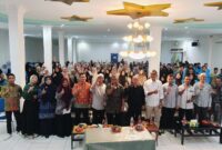Foto bersama: Peserta Pembekalan KKN dan Unsur Pimpinan Universitas Serambi Mekkah (dok Humas USM)