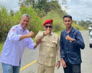 Ali Sadikin Anggota DPRK Nagan Raya Fraksi Partai Gerindra. Bersama Edi Wanda  Di Puncak Gunung Singah Mata Beutong 