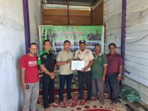 Kapolsek Seunagan Timur IPDA Mursal.S.IP Menerima Piagam Penghargaan dari Ketua RAPI Nagan Raya 