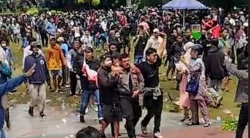 Kapolsek Pati Kota Dikeroyok Massa, 17 Polisi Terluka dalam Demo Tuntut Bupati Mundur