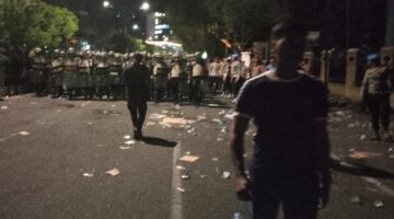 Demo Mahasiswa di Banda Aceh Ricuh, Polisi Bubarkan Massa yang Bertahan di Depan DPRA