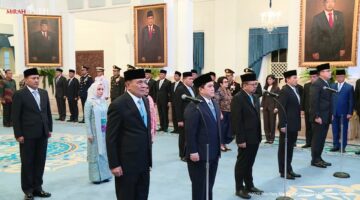 Prabowo Lantik Djamari Chaniago Jadi Menko Polhukam, Erick Thohir Jabat Menpora