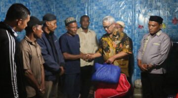 Wabup Ir. H. Armia Sambangi Korban Kebakaran di Desa Amor, Mesidah