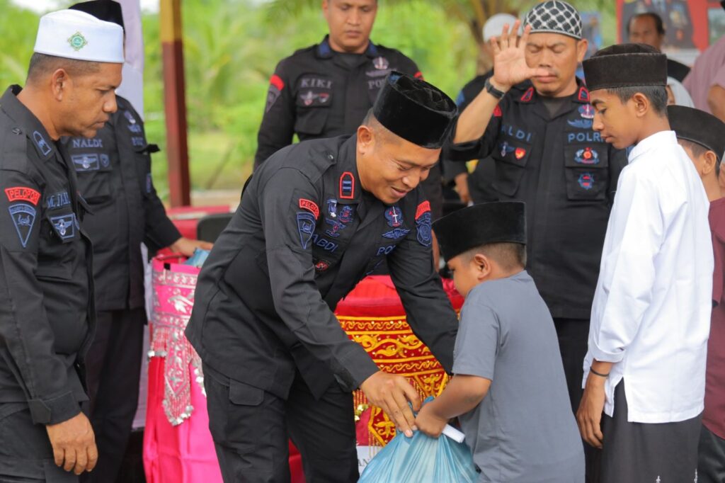 Danki 3 Batalyon C Pelopor Iptu Abdi Rama Surya, S.Sos. Salurkan Bantuan Untuk Anak Yatim