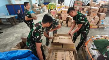 Misi Airdrop di Gayo Lues, TNI AU Salurkan Bantuan Logistik Lewat Udara