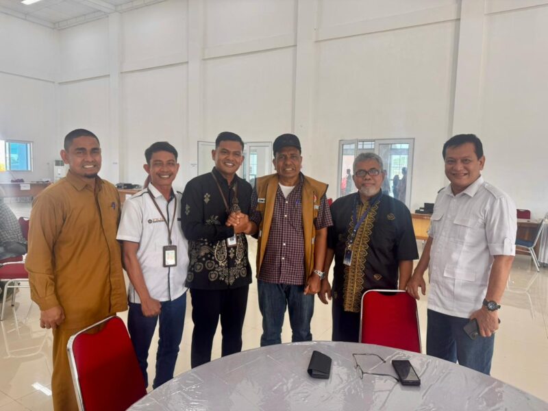 Foto bersama Tim USM bersama Wakil Bupati Pidie Jaya (dok Humas USM)