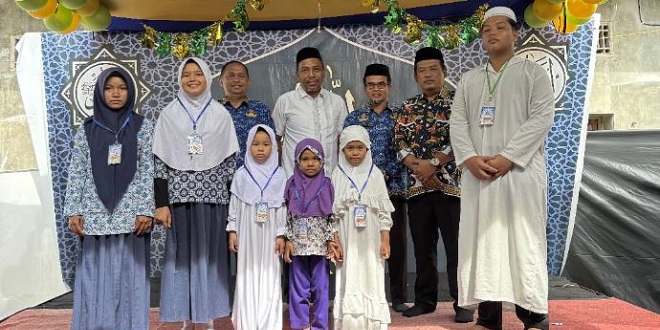Pembina Yayasan Al Faqih Ihza Madani bersama tamu undangan dan peserta semarak Ramadhan (dok Ist)