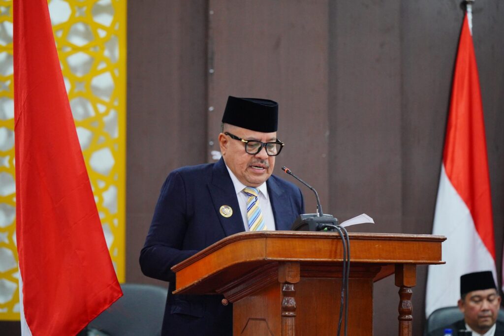 Bupati Nagan Raya, Provinsi Aceh, Dr. TR. Keumangan, S.H., M.H., menyampaikan jawaban dan penjelasan atas laporan panitia khusus (pansus)