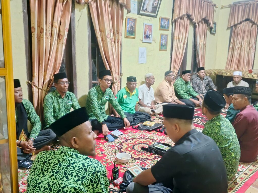 Anggota Majelis Yasinan RAPI Nagan Raya Bertakziah Ke Rumah Almarhum ADRI/JZ 01 NUJ Di Desa Ie Beudoh Kecamatan Seunagan Timur. 