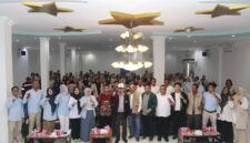 Foto bersama peserta dengan Rektor USM dan Jajaran Dispora Aceh (dok Humas USM)