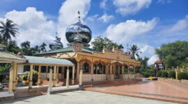 Masjid Baburrahman Gampong Paya Seunara Kota Sabang tampak indah diantara banyak destinasi wisata yang ada. (Photo Doc BKM)