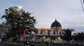 Masjid An Nuur Gampong Rundeng Kecamatan Johan Pahlawan Aceh Barat tampak megah saat menjelang Matahari Pagi menyinari bumi Teuku Umar. Photo Dok BKM