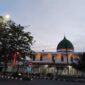 Masjid An Nuur Gampong Rundeng Kecamatan Johan Pahlawan Aceh Barat tampak megah saat menjelang Matahari Pagi menyinari bumi Teuku Umar. Photo Dok BKM