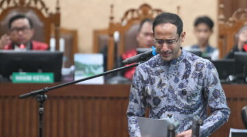 Sidang Pembelaan Nadiem Makarim: Antara Klaim Tak Bersalah dan Deret Bukti Lapangan