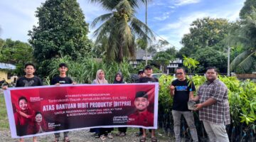 Perkuat Ekonomi Hijau, Jamaluddin Idham Salurkan Ribuan Bibit Produktif di Nagan Raya dan Aceh Barat