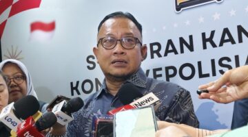 Penangkapan 2 Orang Terkait Pidato Prabowo, Kompolnas Tekankan Ruang Digital Bukan Delik Pidana