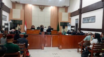 Kesaksian Sepupu Jokowi di Sidang Dokter Tifa Disoal: Klaim Foto Ijazah Asli Tapi Tak Mampu Jelaskan Soal Kacamata dan Kumis